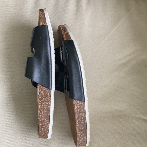 Steve Madden Barefoot Sandals - Picture 4 of 9